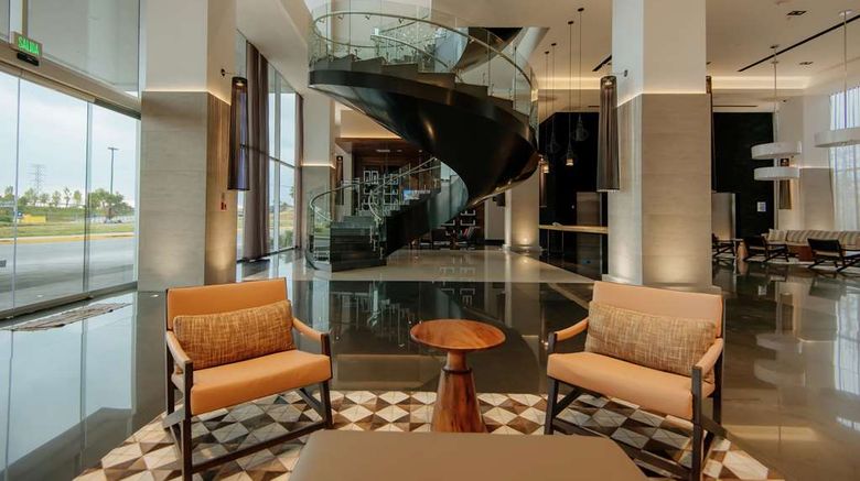 <b>Hilton Garden Inn Puebla Angelopolis Lobby</b>. Images powered by <a href="https://iceportal.shijigroup.com/" title="IcePortal" target="_blank">IcePortal</a>.