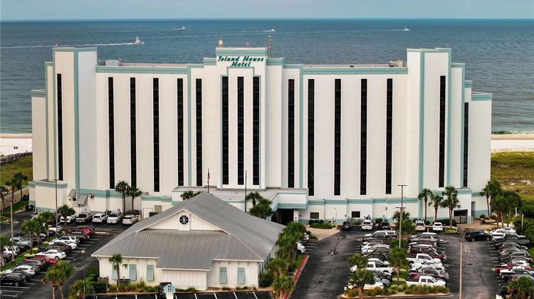 Island House Hotel-DoubleTree by Hilton Exterior