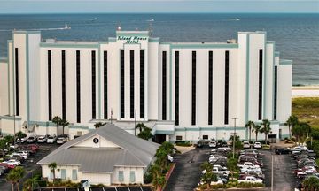 Island House Hotel-DoubleTree by Hilton