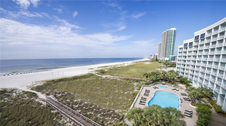 <b>Island House Hotel-DoubleTree by Hilton Pool</b>. Images powered by <a href="https://iceportal.shijigroup.com/" title="IcePortal" target="_blank">IcePortal</a>.
