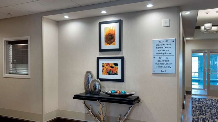 Hampton Inn by Hilton New Paltz Lobby