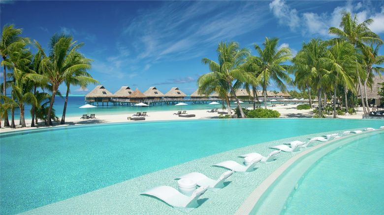 <b>Conrad Bora Bora Nui Pool</b>. Images powered by <a href="https://iceportal.shijigroup.com/" title="IcePortal" target="_blank">IcePortal</a>.