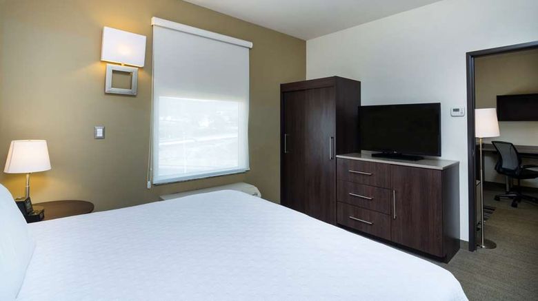 <b>Homewood Suites by Hilton Queretaro Room</b>. Images powered by <a href="https://iceportal.shijigroup.com/" title="IcePortal" target="_blank">IcePortal</a>.