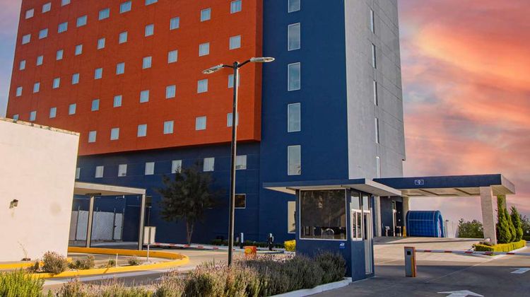 Hampton Inn & Suites by Hilton Salamanca Exterior