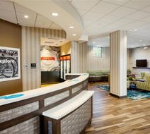 Hampton Inn & Suites Seattle/Northgate Lobby