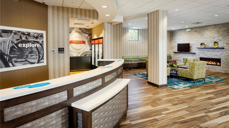 Hampton Inn & Suites Seattle/Northgate Lobby