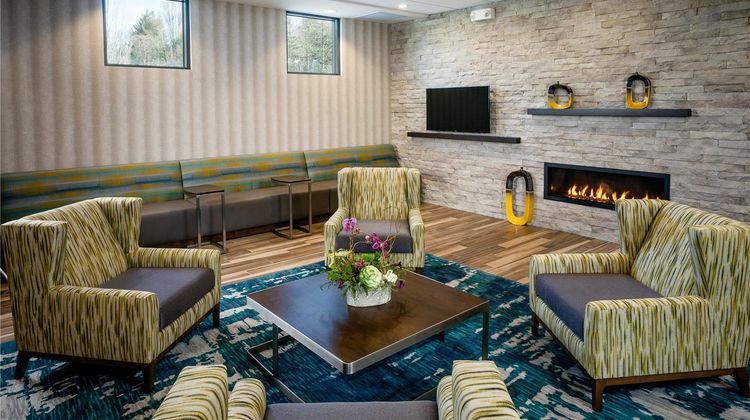 Hampton Inn & Suites Seattle/Northgate Lobby