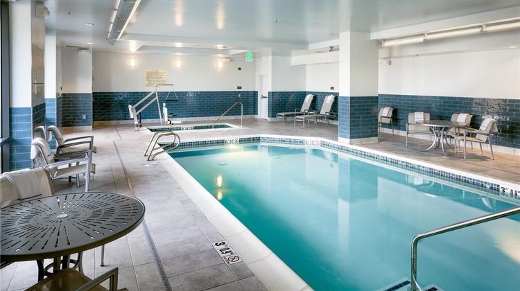 Hampton Inn & Suites Seattle/Northgate Pool