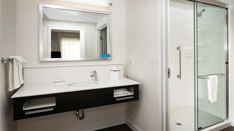 <b>Hampton Inn & Suites Seattle/Northgate Room</b>. Images powered by <a href="https://iceportal.shijigroup.com/" title="IcePortal" target="_blank">IcePortal</a>.