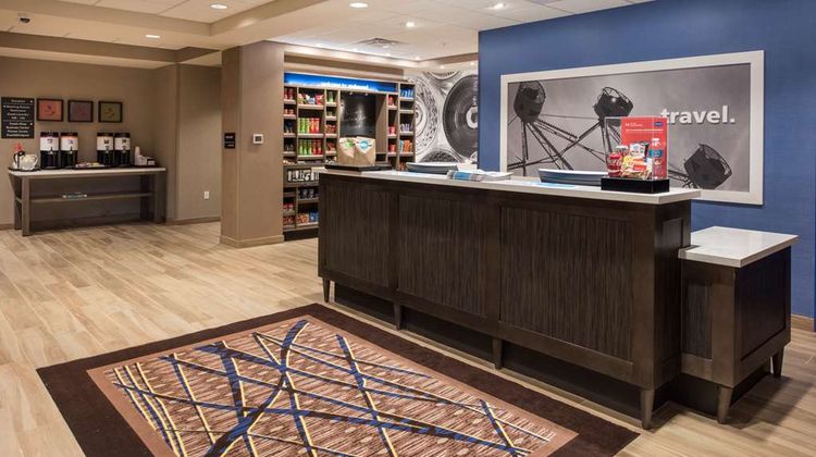 Hampton Inn & Suites Seattle/Redmond Lobby