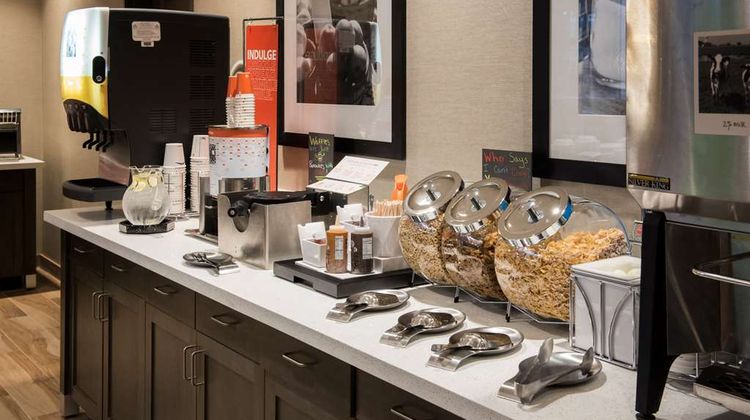 Hampton Inn & Suites Seattle/Redmond Restaurant