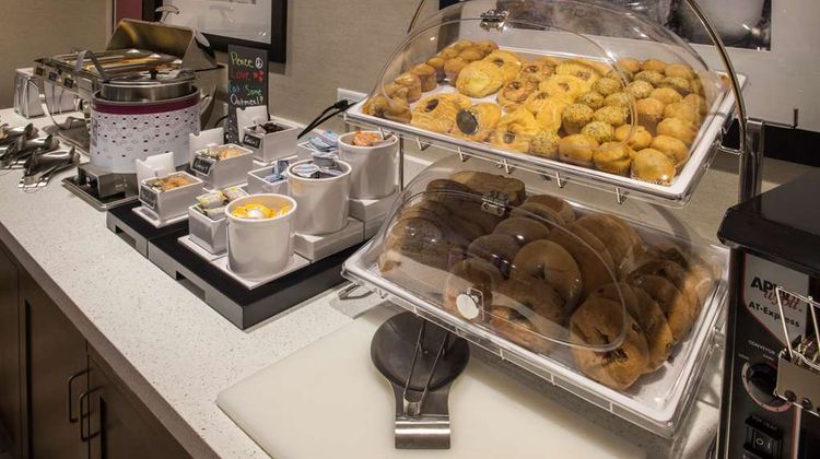 Hampton Inn & Suites Seattle/Redmond Restaurant