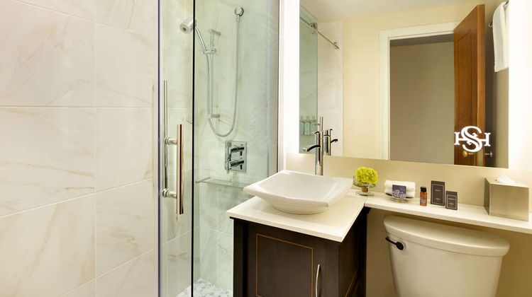 Hotel Saranac, Curio Collection Room