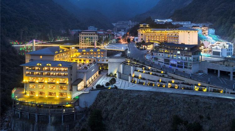 Hilton Sanqingshan Resort Exterior