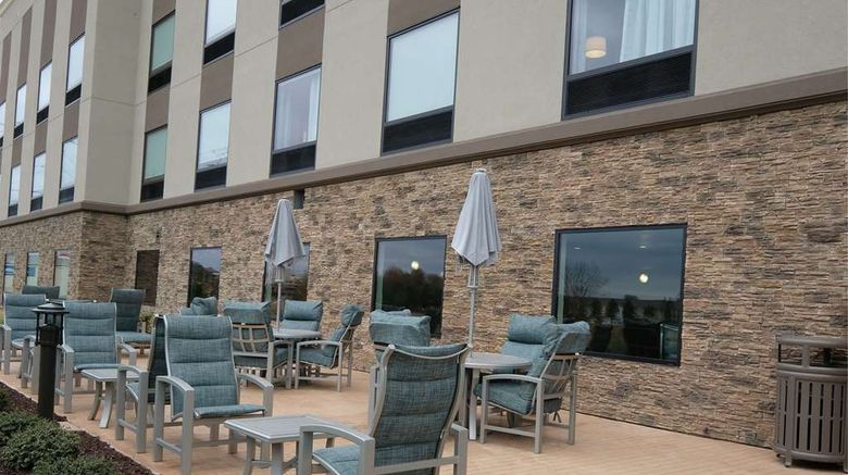 <b>Hampton Inn Searcy Exterior</b>. Images powered by <a href="https://iceportal.shijigroup.com/" title="IcePortal" target="_blank">IcePortal</a>.