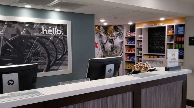 Hampton Inn Searcy Lobby