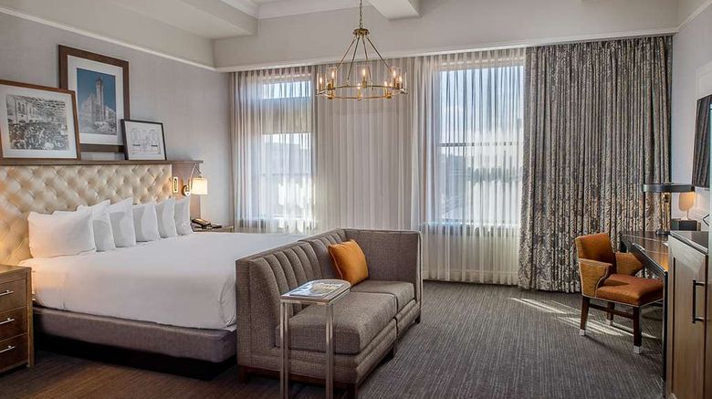 <b>St Louis Union Station Hotel Curio Room</b>. Images powered by <a href="https://iceportal.shijigroup.com/" title="IcePortal" target="_blank">IcePortal</a>.