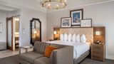 <b>St Louis Union Station Hotel Curio Room</b>. Images powered by <a href="https://iceportal.shijigroup.com/" title="IcePortal" target="_blank">IcePortal</a>.