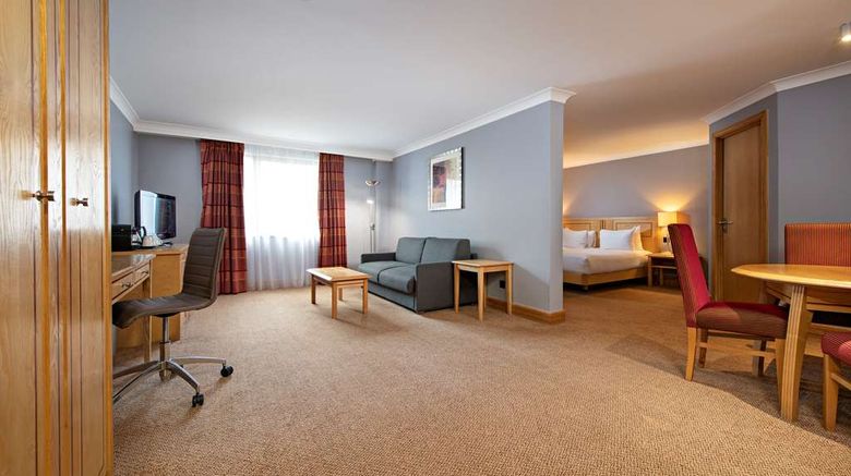<b>DoubleTree by Hilton Swindon Room</b>. Images powered by <a href="https://iceportal.shijigroup.com/" title="IcePortal" target="_blank">IcePortal</a>.