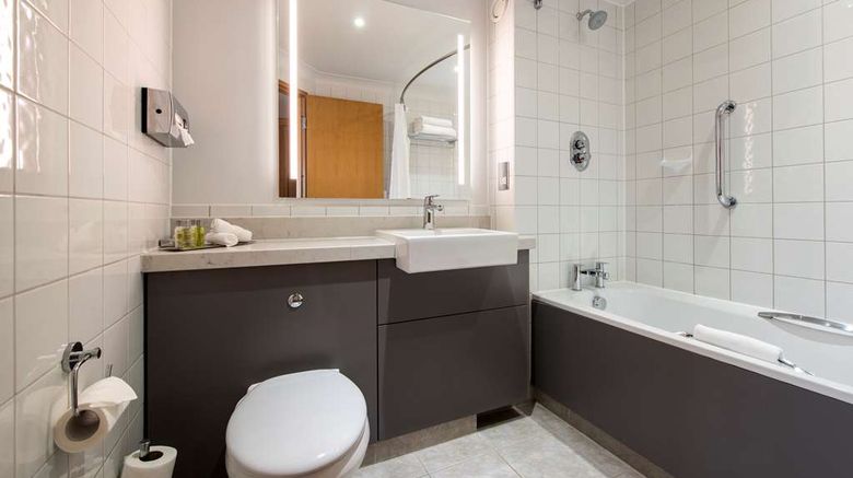 <b>DoubleTree by Hilton Swindon Room</b>. Images powered by <a href="https://iceportal.shijigroup.com/" title="IcePortal" target="_blank">IcePortal</a>.