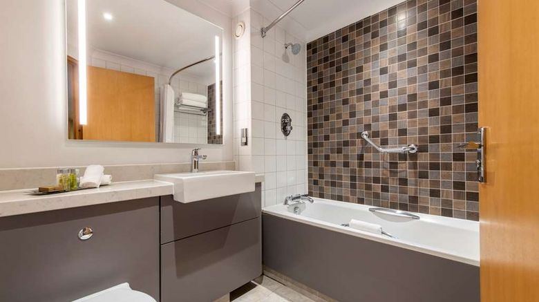 <b>DoubleTree by Hilton Swindon Room</b>. Images powered by <a href="https://iceportal.shijigroup.com/" title="IcePortal" target="_blank">IcePortal</a>.