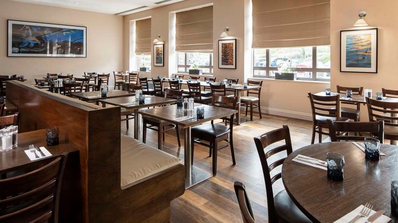 <b>DoubleTree by Hilton Swindon Restaurant</b>. Images powered by <a href="https://iceportal.shijigroup.com/" title="IcePortal" target="_blank">IcePortal</a>.