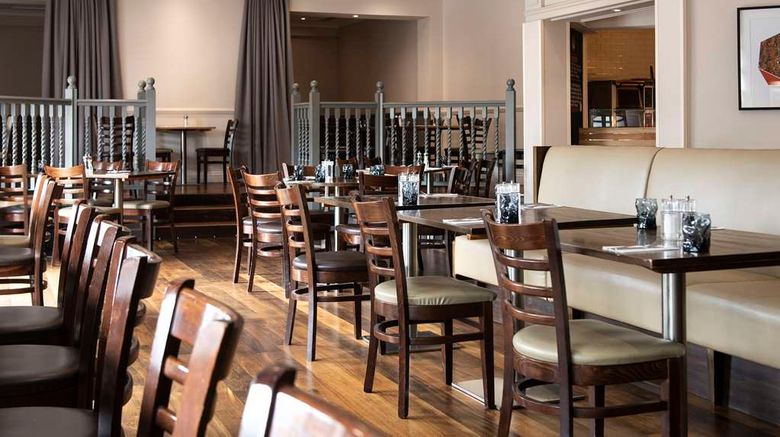 <b>DoubleTree by Hilton Swindon Restaurant</b>. Images powered by <a href="https://iceportal.shijigroup.com/" title="IcePortal" target="_blank">IcePortal</a>.