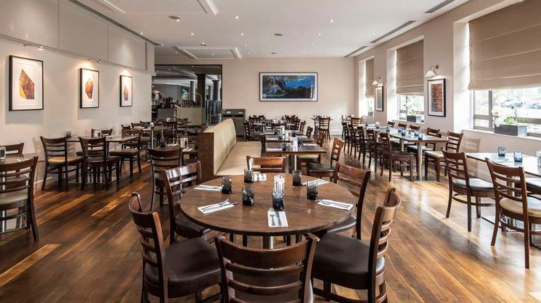 <b>DoubleTree by Hilton Swindon Restaurant</b>. Images powered by <a href="https://iceportal.shijigroup.com/" title="IcePortal" target="_blank">IcePortal</a>.