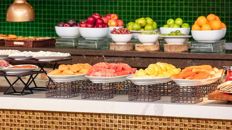 <b>Indura Beach & Golf Resort, Curio Coll Restaurant</b>. Images powered by <a href="https://iceportal.shijigroup.com/" title="IcePortal" target="_blank">IcePortal</a>.