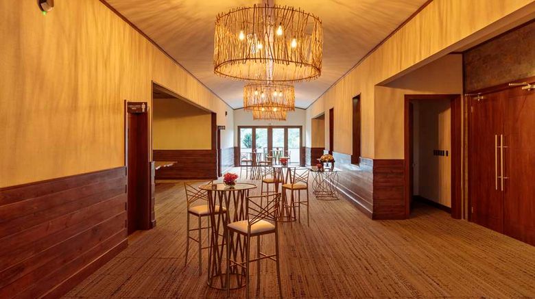 <b>Indura Beach & Golf Resort, Curio Coll Restaurant</b>. Images powered by <a href="https://iceportal.shijigroup.com/" title="IcePortal" target="_blank">IcePortal</a>.