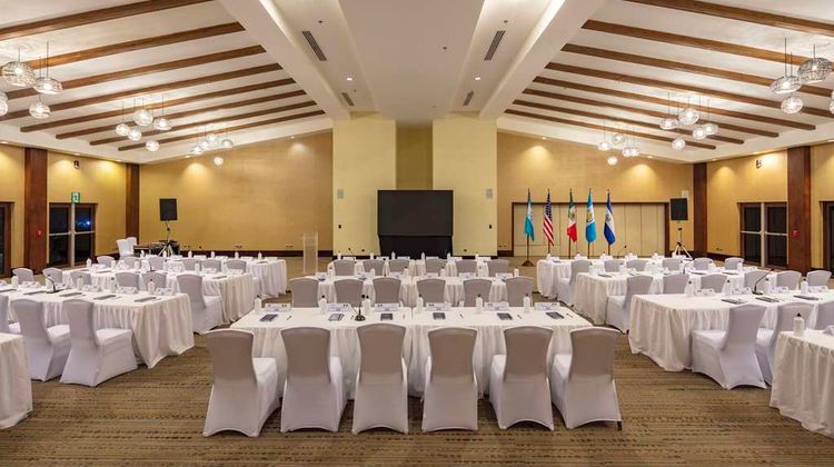 Indura Beach & Golf Resort, Curio Coll Meeting