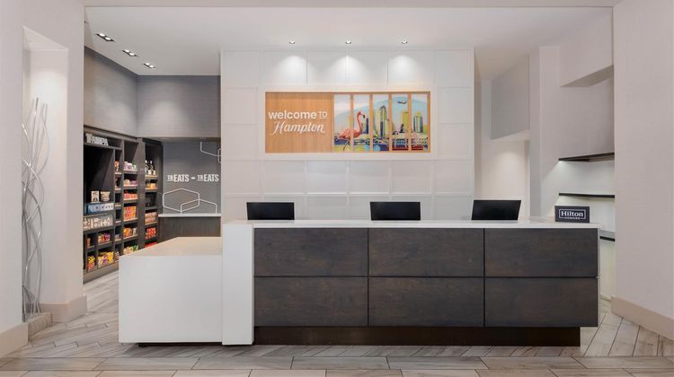 Hampton Inn & Suites Tampa Airport Avion Lobby