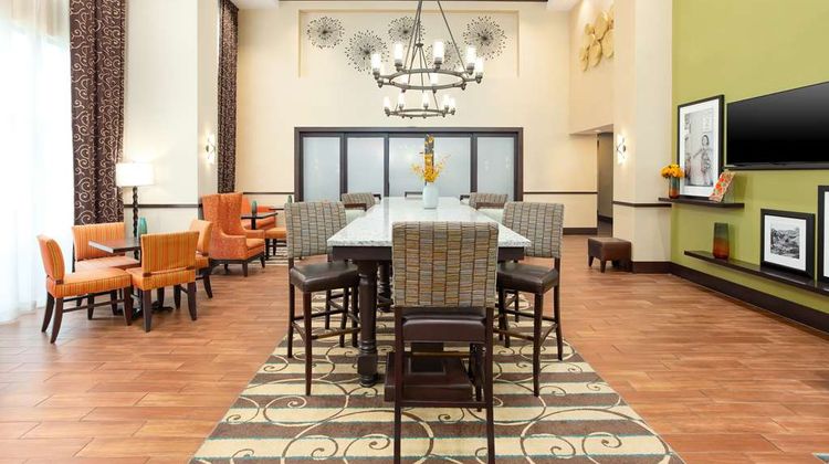 Hampton Inn & Suites Niles/Warren Lobby