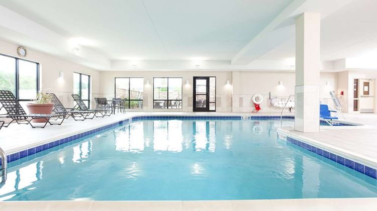 Hampton Inn & Suites Niles/Warren Pool