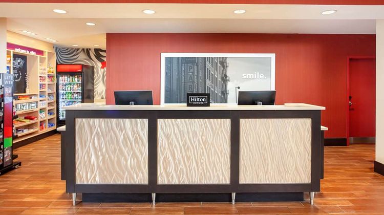 Hampton Inn & Suites Niles/Warren Lobby