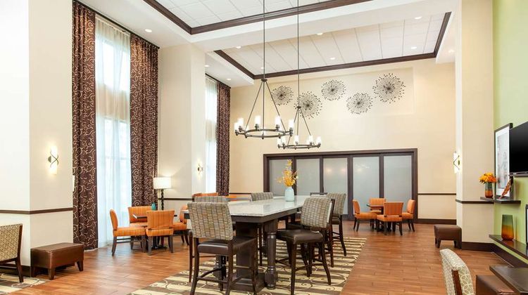 Hampton Inn & Suites Niles/Warren Lobby