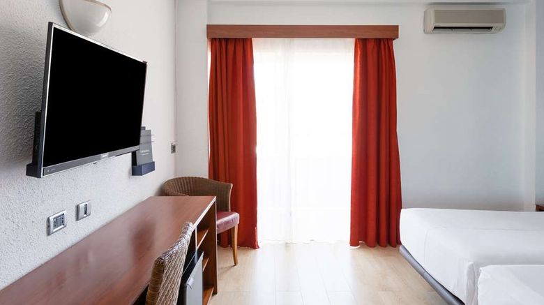 <b>Catalonia Punta Del Rey Room</b>. Images powered by <a href="https://iceportal.shijigroup.com/" title="IcePortal" target="_blank">IcePortal</a>.