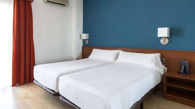 <b>Catalonia Punta Del Rey Room</b>. Images powered by <a href="https://iceportal.shijigroup.com/" title="IcePortal" target="_blank">IcePortal</a>.