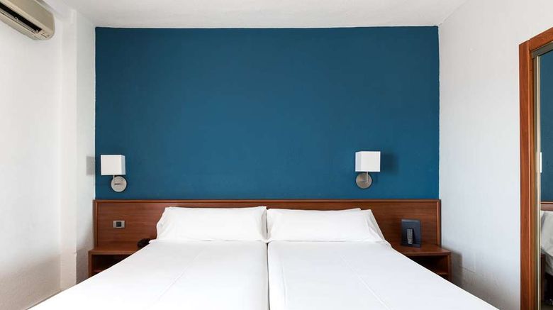 <b>Catalonia Punta Del Rey Room</b>. Images powered by <a href="https://iceportal.shijigroup.com/" title="IcePortal" target="_blank">IcePortal</a>.