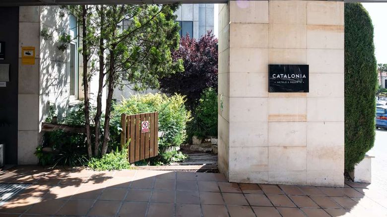 <b>Catalonia Bristol Other</b>. Images powered by <a href="https://iceportal.shijigroup.com/" title="IcePortal" target="_blank">IcePortal</a>.