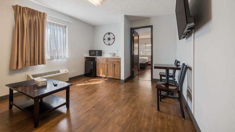 <b>Red Lion Inn & Suites Ontario Suite</b>. Images powered by <a href="https://iceportal.shijigroup.com/" title="IcePortal" target="_blank">IcePortal</a>.