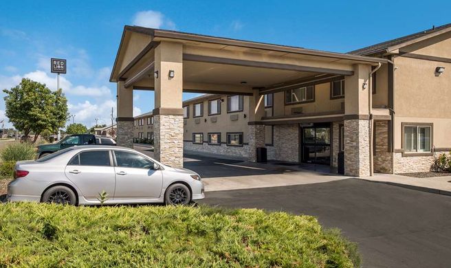 Red Lion Inn & Suites Ontario Exterior
