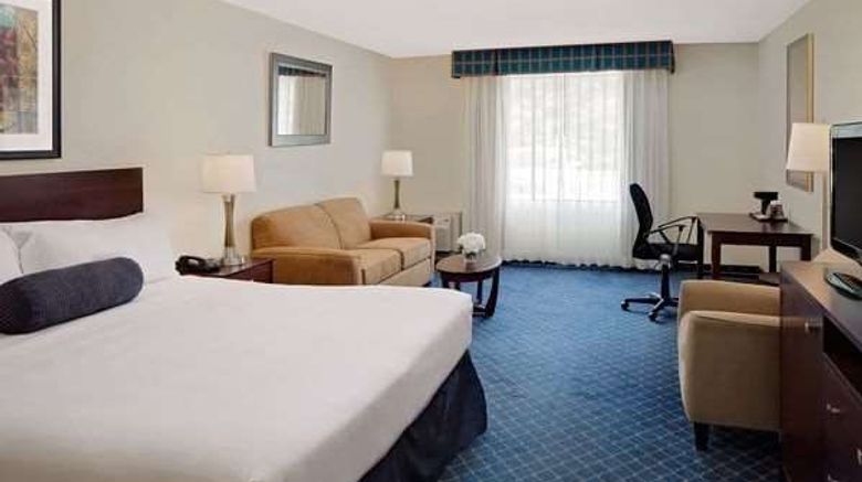 <b>Boxboro Regency Hotel & Conference Ctr Room</b>. Images powered by <a href="https://iceportal.shijigroup.com/" title="IcePortal" target="_blank">IcePortal</a>.