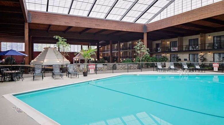<b>Boxboro Regency Hotel & Conference Ctr Pool</b>. Images powered by <a href="https://iceportal.shijigroup.com/" title="IcePortal" target="_blank">IcePortal</a>.