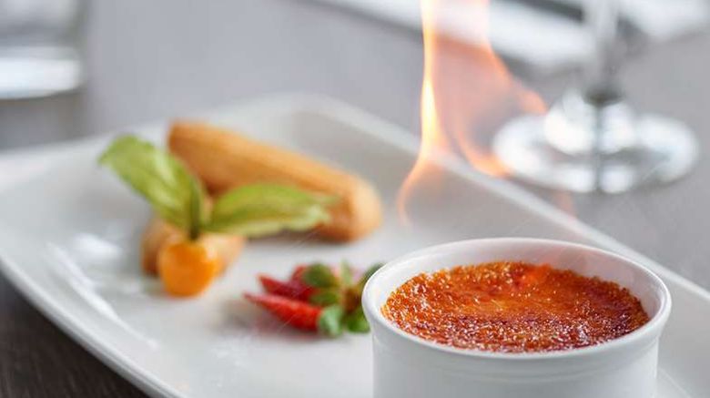 <b>Hyatt Place London Heathrow Airport Restaurant</b>. Images powered by <a href="https://iceportal.shijigroup.com/" title="IcePortal" target="_blank">IcePortal</a>.