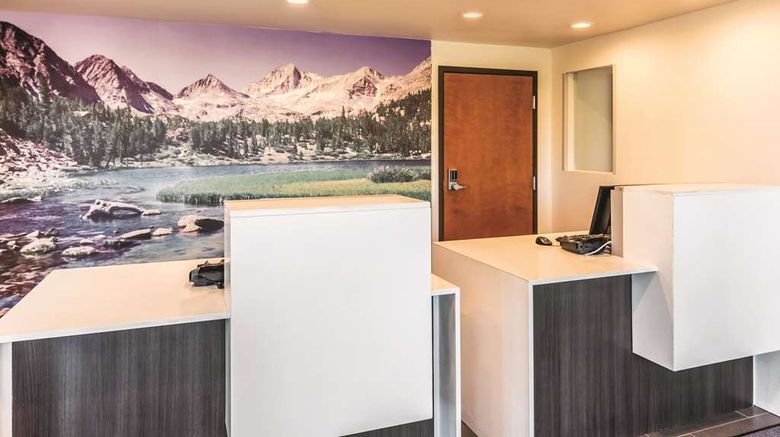 <b>La Quinta Inn & Sts Colorado Springs N Lobby</b>. Images powered by <a href="https://iceportal.shijigroup.com/" title="IcePortal" target="_blank">IcePortal</a>.