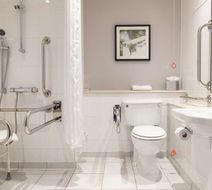 DoubleTree by Hilton Edinburgh Airport Room