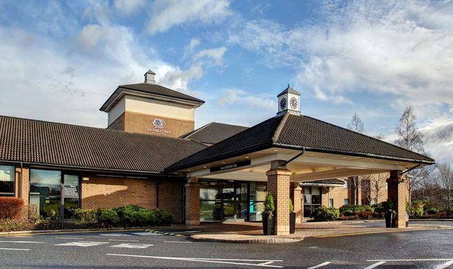 DoubleTree by Hilton Edinburgh Airport Exterior