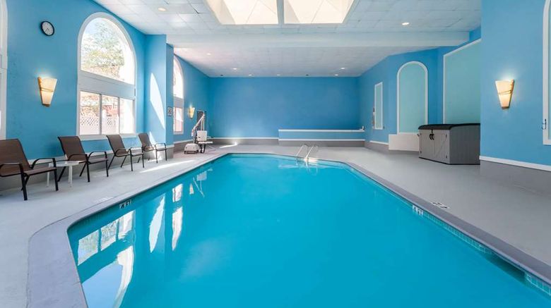 <b>Wyndham Southbury Pool</b>. Images powered by <a href="https://iceportal.shijigroup.com/" title="IcePortal" target="_blank">IcePortal</a>.