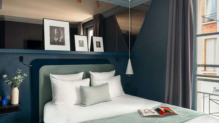 Bob Hotel Room